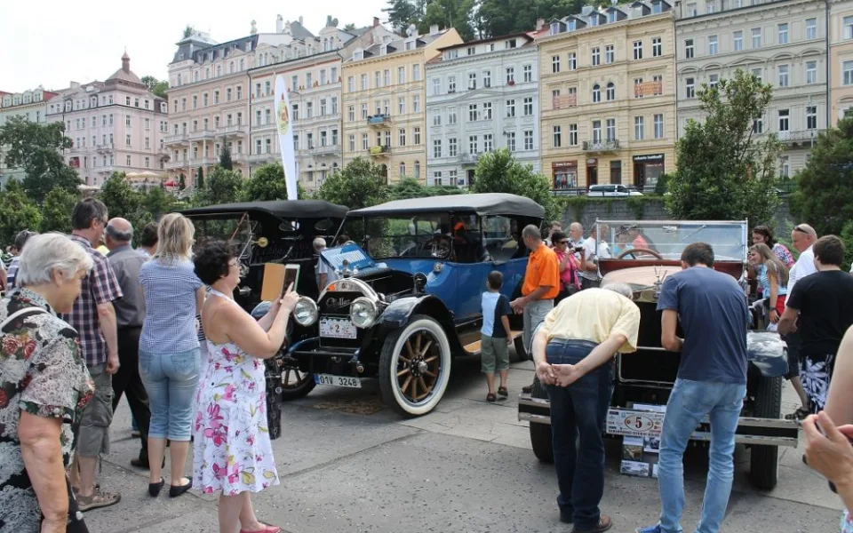 Do Liberce přijedou historické vozy: Foto: Czech Hero Ride