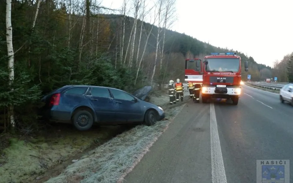 Nehoda se obešla bez zranění. Foto: Hasiči Hrádek nad Nisou