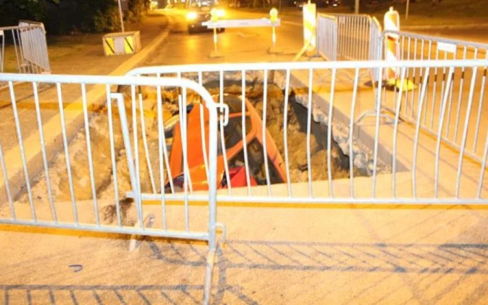 Mladá řidička schovala Punto do výkopu. Zranila sebe i kamaráda. Foto: Policie ČR