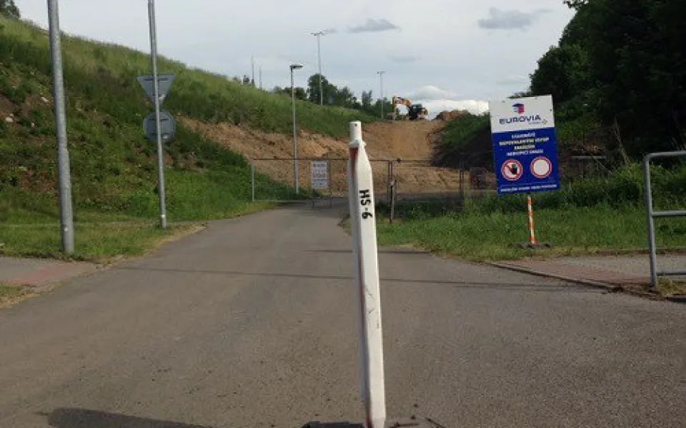 Pod Globusem začala stavba nového nájezdu na průtah Libercem