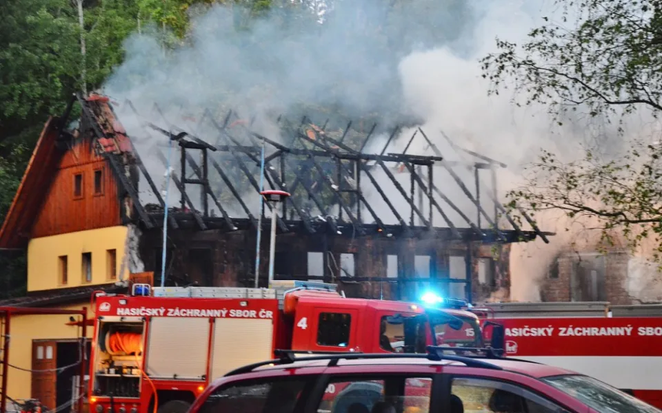 Chata po požáru. Foto: Pozary.cz