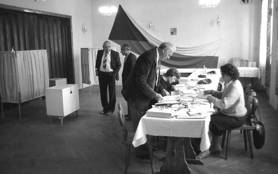 Volby 1990. Foto: Vodolaci.cz