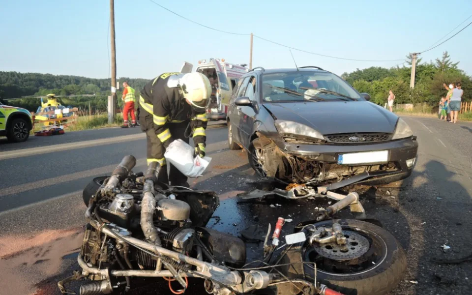 Do statistik přibyla trojice vážných nehod motorkářů. Foto: HZSLK