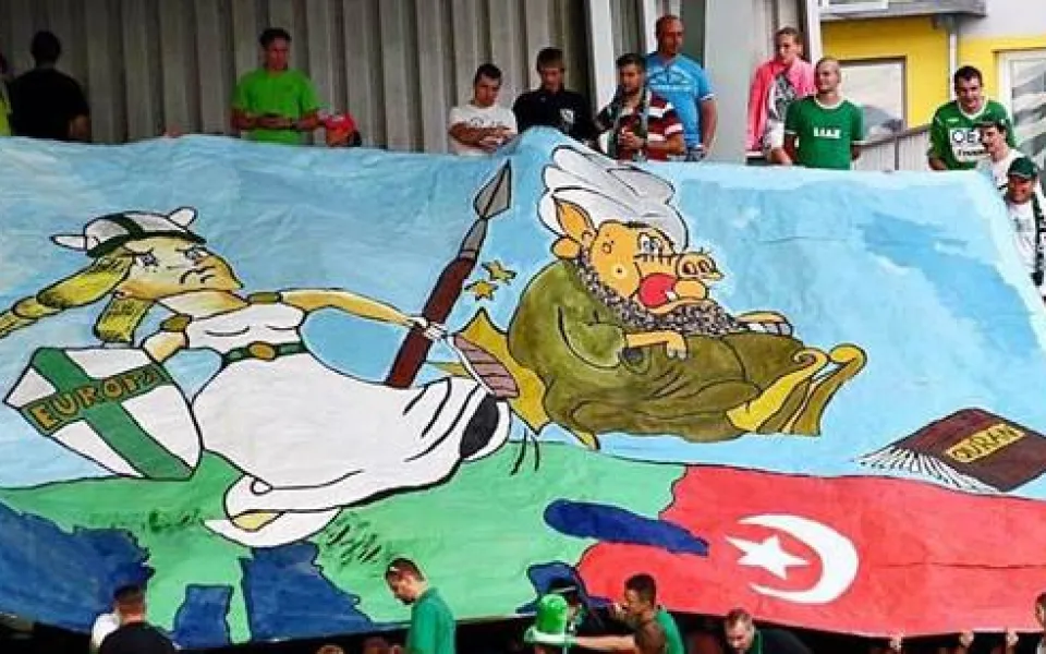 Transparent při utkání s Bohemians 1905. Foto: supporters.cz
