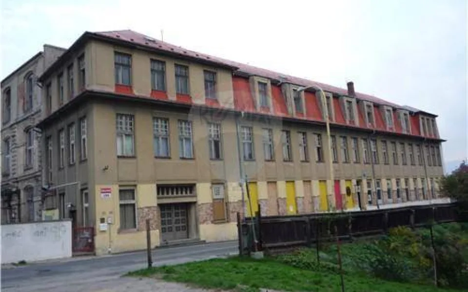 Hrádek na Liberecku koupí bývalou textilku za šest milionů korun. Foto: Remax