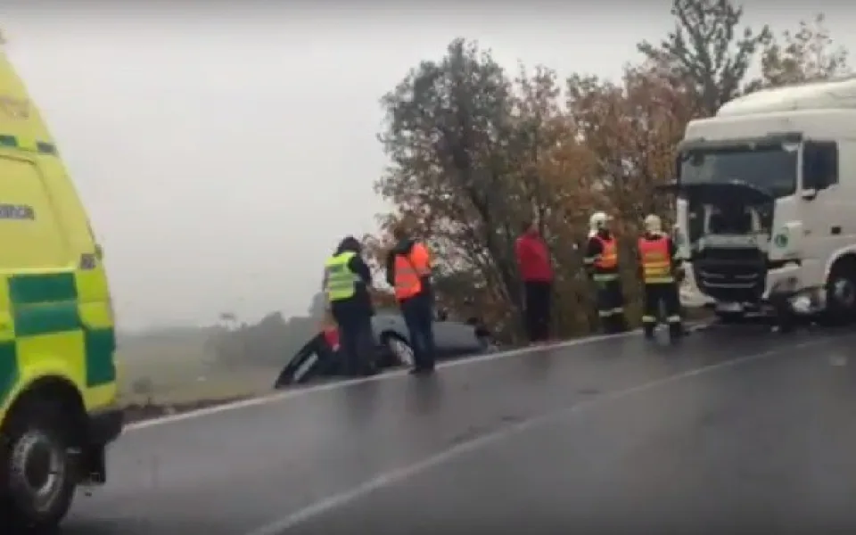 Provoz na Frýdlant dnes blokovala nehoda u Dětřichova