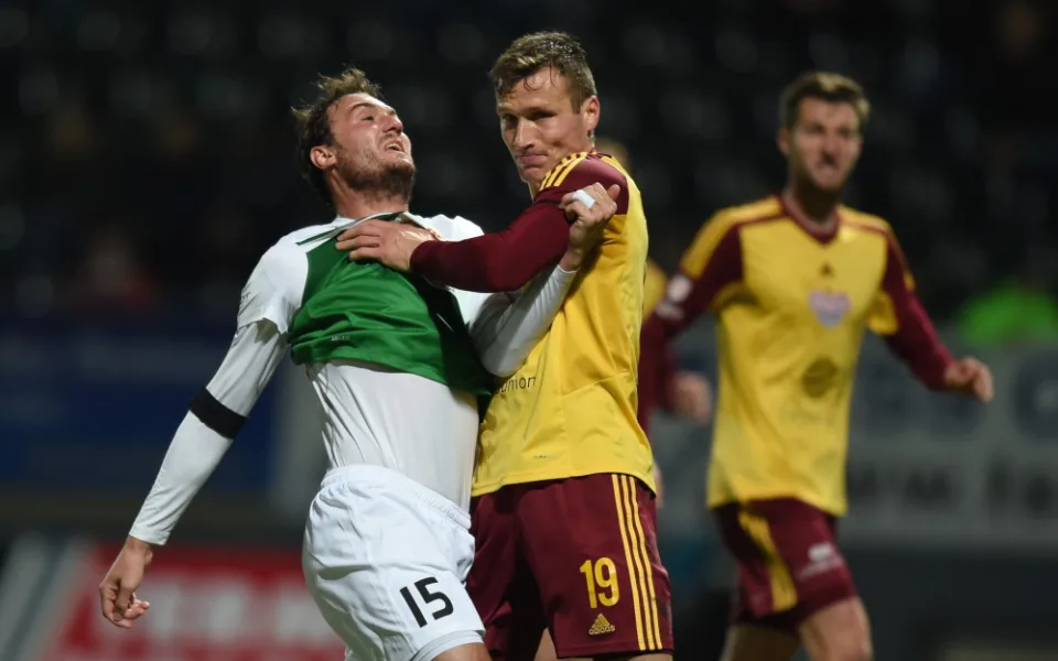 Jablonec v závěru z druhé penalty zachránil proti Dukle remízu