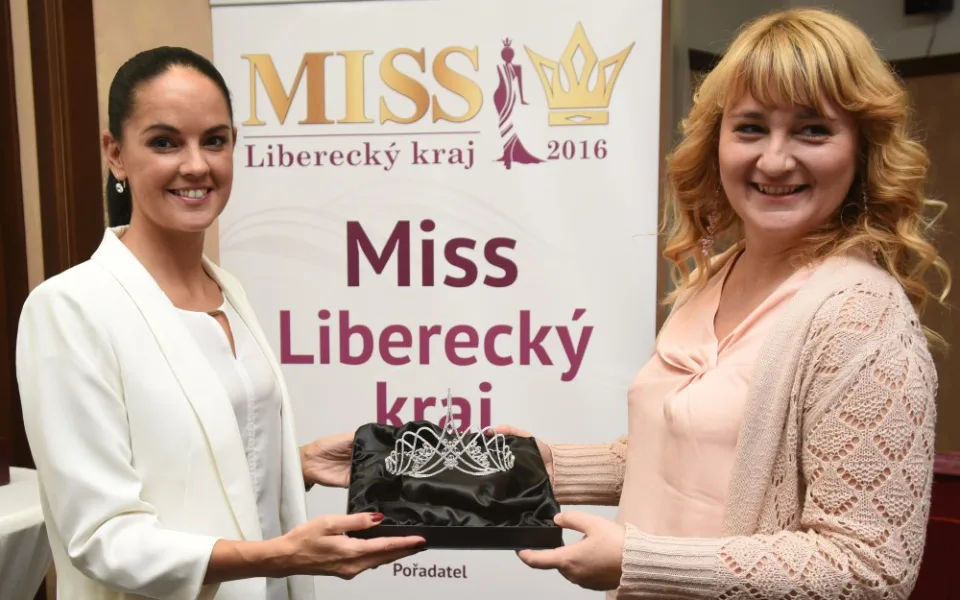 Korunka pro Miss od firmy Šenýr - Veronika Šťastná a Olga Kopalová Rynešová