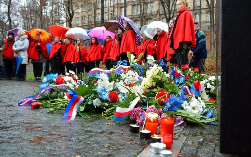 Na vzpomínkovém shromáždění v Liberci se sešly stovky lidí