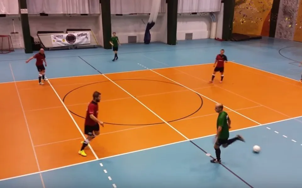 Kde máš balon? Video z harcovské tělocvičny obletělo svět