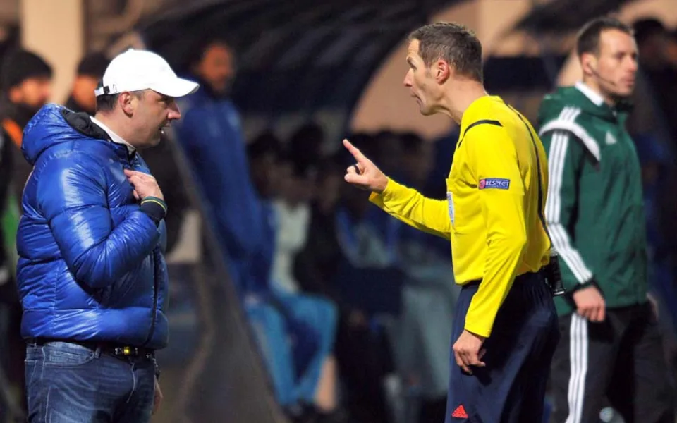 Měli jsme hrát jednodušeji, shrnul Trpišovský. Vyprodaným stadionem si splnil svůj sen