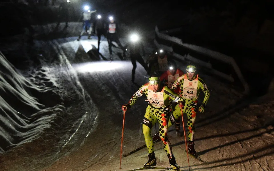 Čerstvě napadaný sníh, hvězdy a Měsíc nad hlavami. Night Light Marathon se přinesl skvělé podmínky