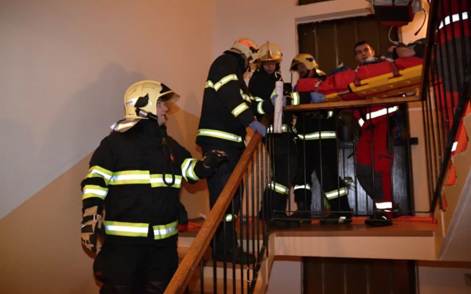 Liberecká policie vyšetřuje požár bytu, majitelka zemřela