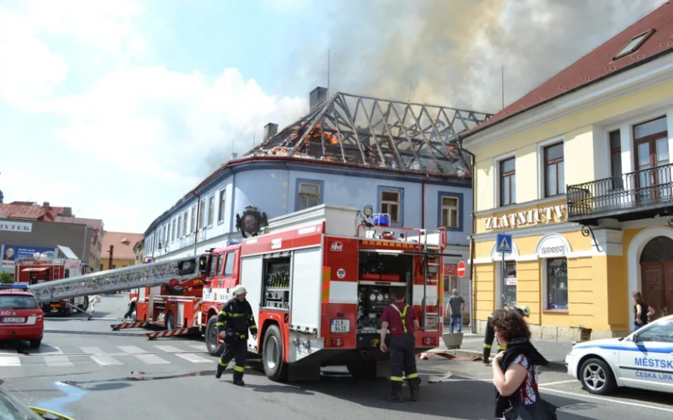 Česká Lípa usiluje o záchranu Kounicova domu, který loni vyhořel