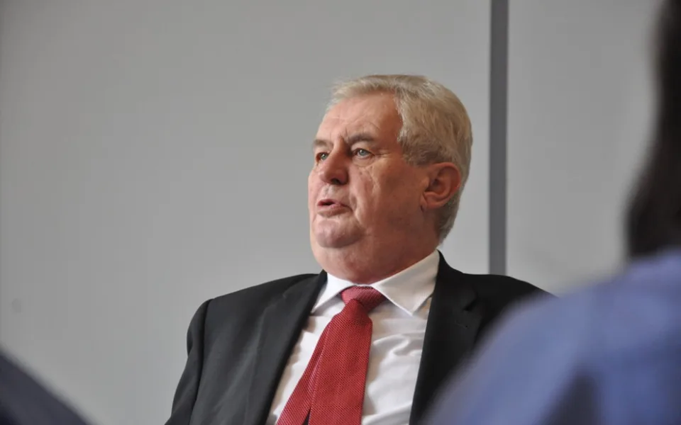 Miloš Zeman dnes zahájí třídenní návštěvu Libereckého kraje. Pohovoří se studenty i občany Hodkovic