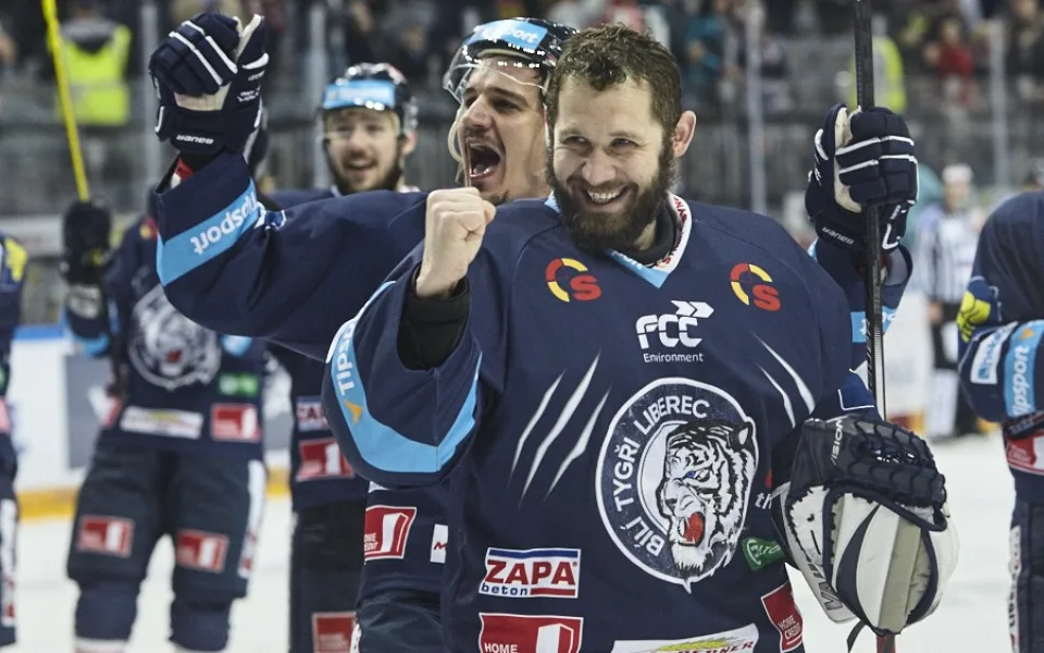 Tygři mají první titul. Foto z šestého finále