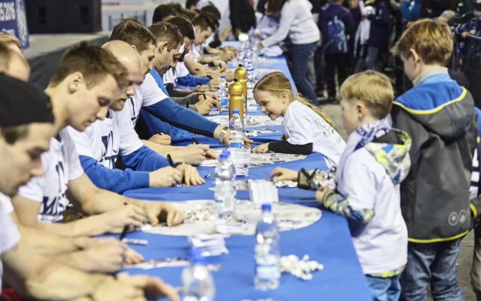 Tygří autogramiádu vzaly útokem tisíce fanoušků