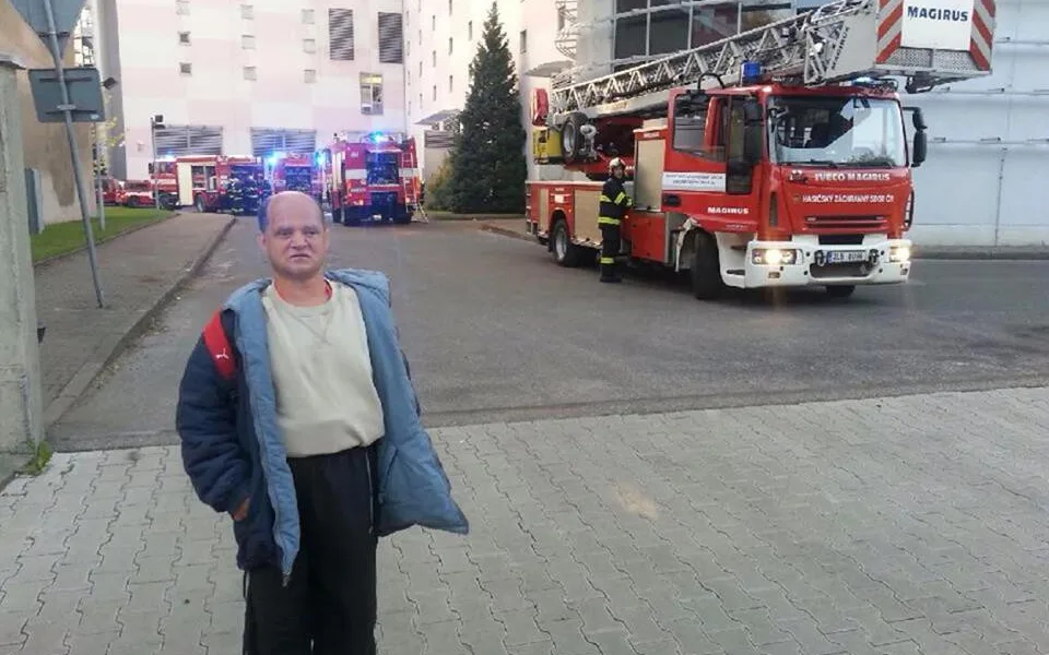 Hasiči se sjeli do spalovny, zaměstnal je požár izolace