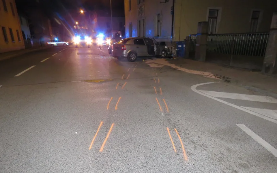 Opilý mladík způsobil v Ruprechtické ulici vážnou nehodu, vážně zranil své dva spolujezdce