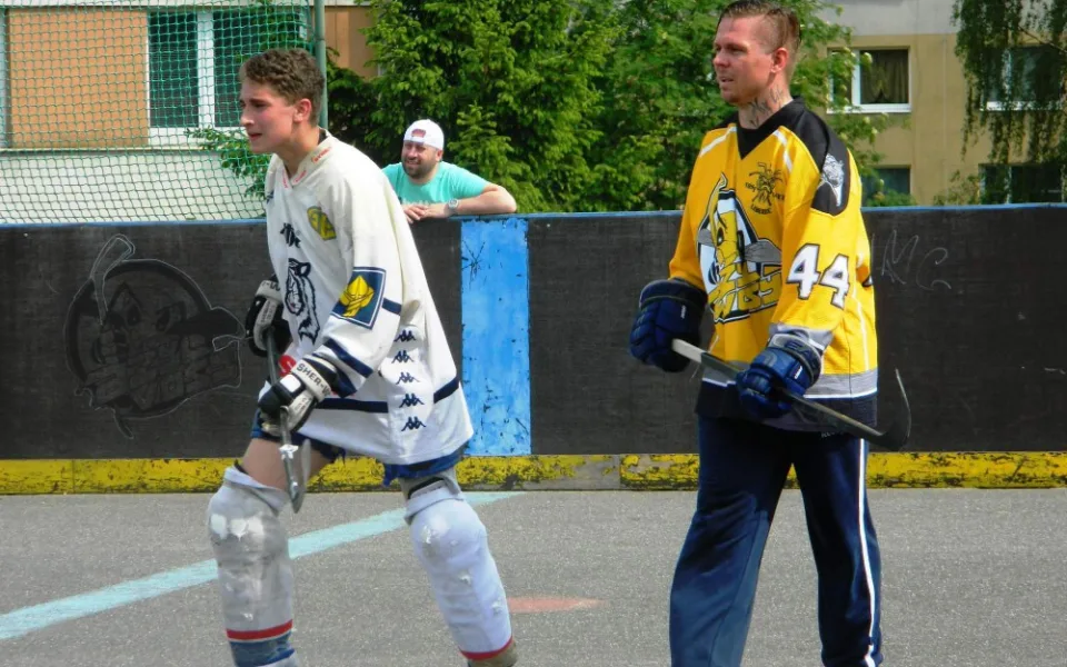 Martin Bartek (vpravo)  v dresu Vos.