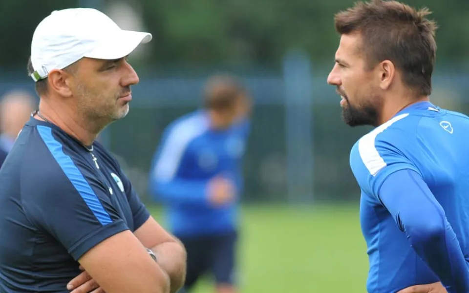 Milan Baroš s Jindřichem Trpišovským na tréninku