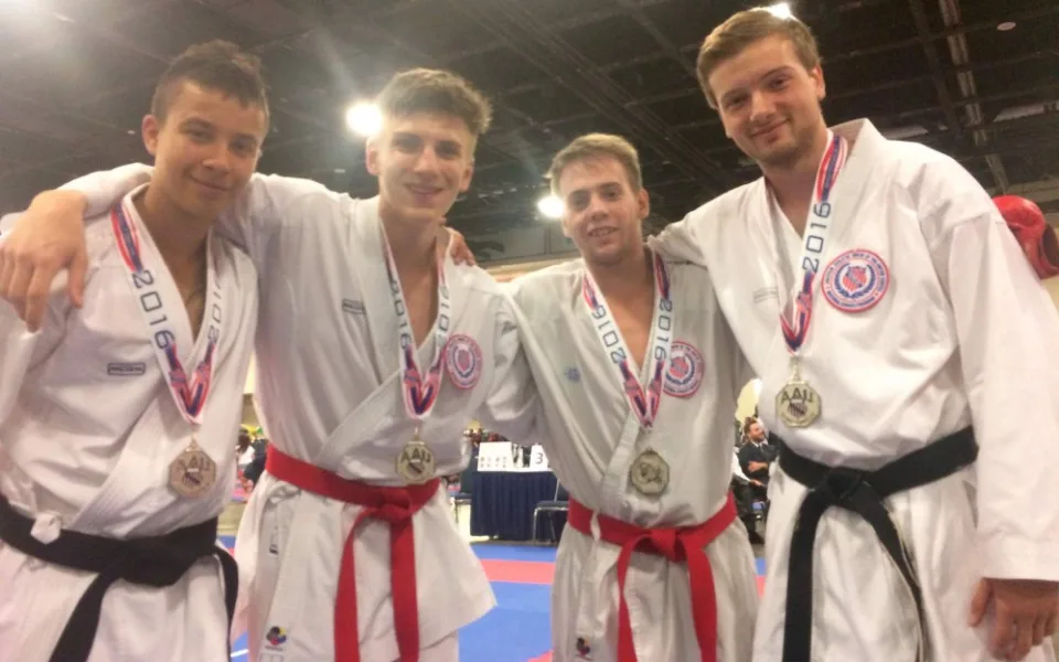 Kumite tým na Floridě, Filip Dittrich z Gryfu je třetí zleva