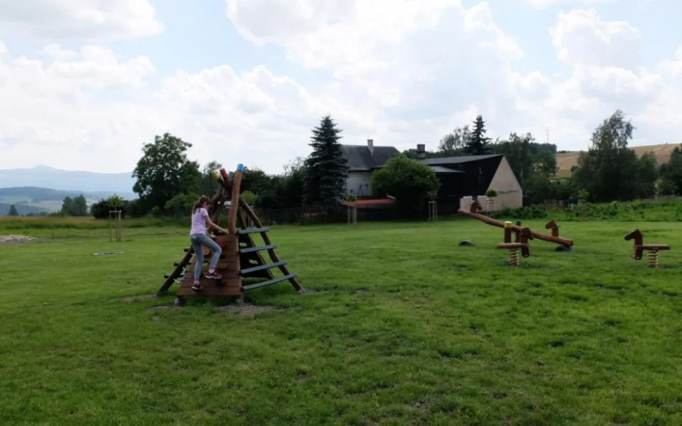 Nové setkávací místo v Albrechticích ožije letním kinem