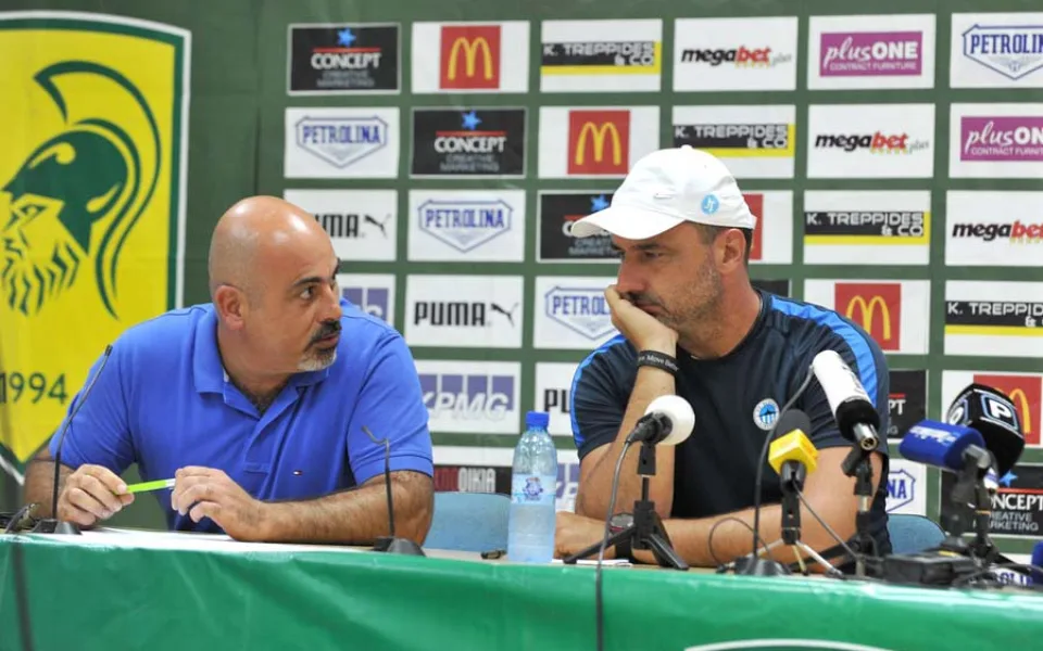Tisková konference v Larnace