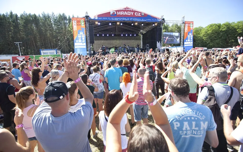 Festival Hrady CZ se představí na předposlední zastávce Bezdězu s hlavní hvězdou kapelou Kabát