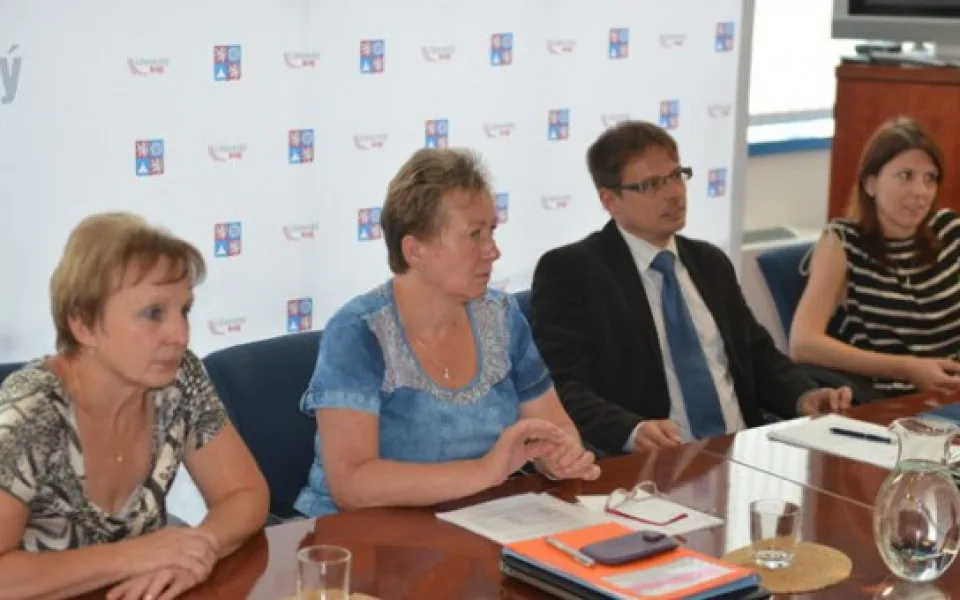 Ředitelka Milena Lednejová (vlevo)