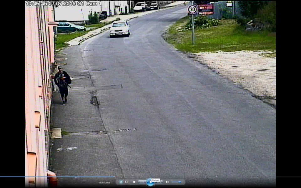 Poznáváte tohohle muže? Policisté by sis s ním rádi promluvili
