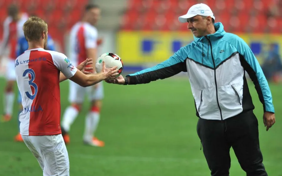 Půjde k rivalovi do Sparty? Trpišovský opouštět Slovan nechce.