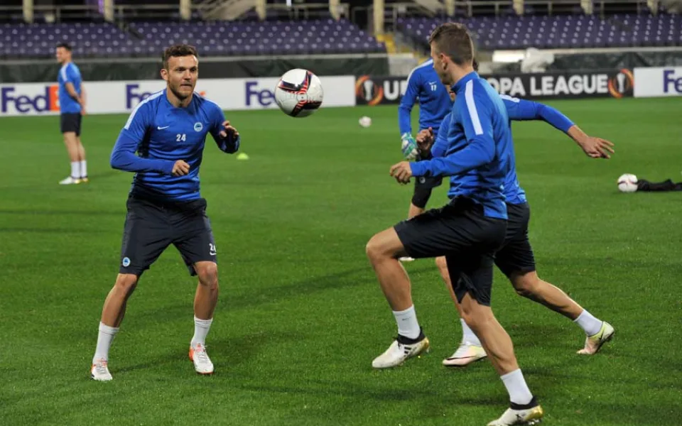 Slovan na předzápasovém tréninku.
