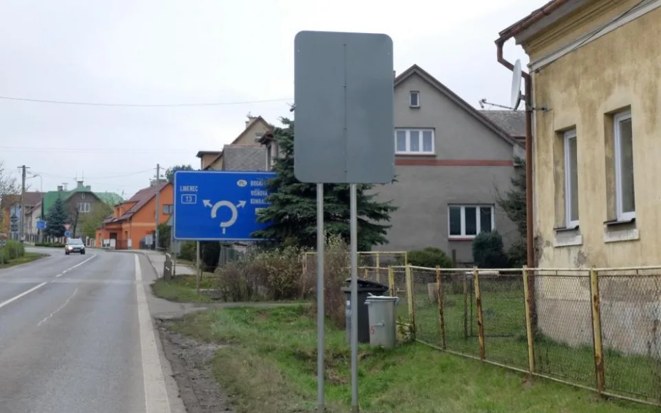 Značky zamezující vjezd na Frýdlantsku