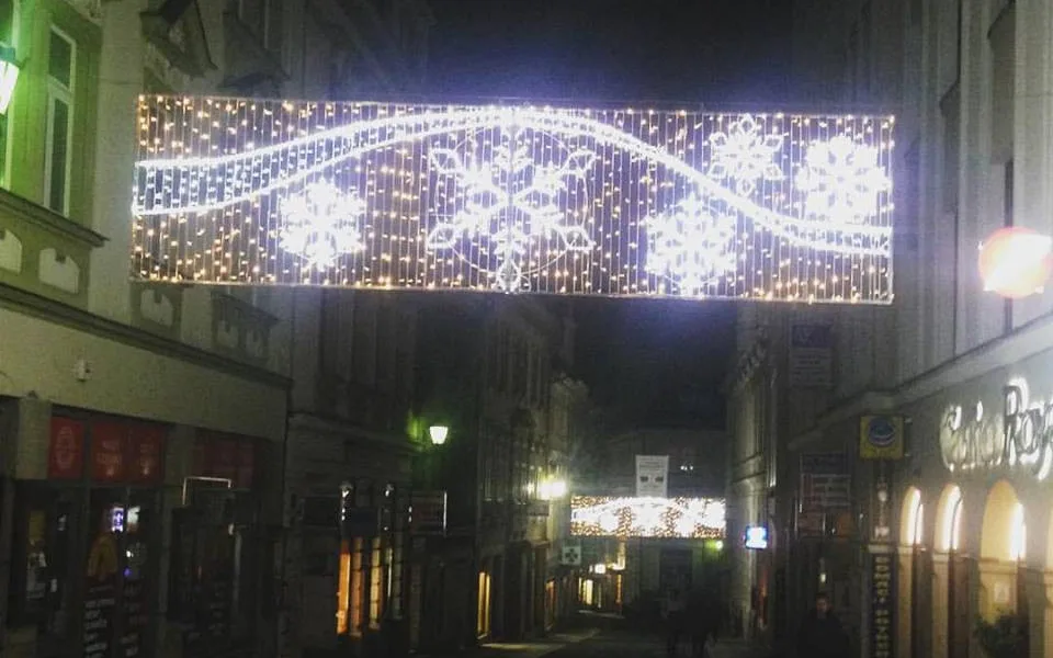 Centrum Liberce má novou vánoční výzdobu. Za osvětlení zaplatilo město zhruba milion korun