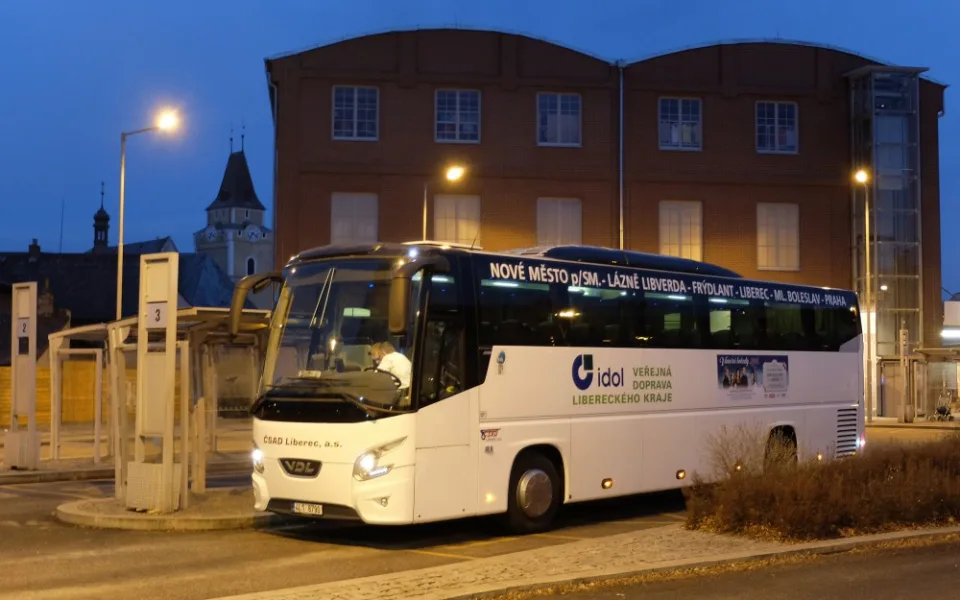 Frýdlantsko a Prahu dnes propojila nová autobusová linka