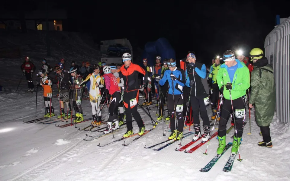 Skialpinisté na startu