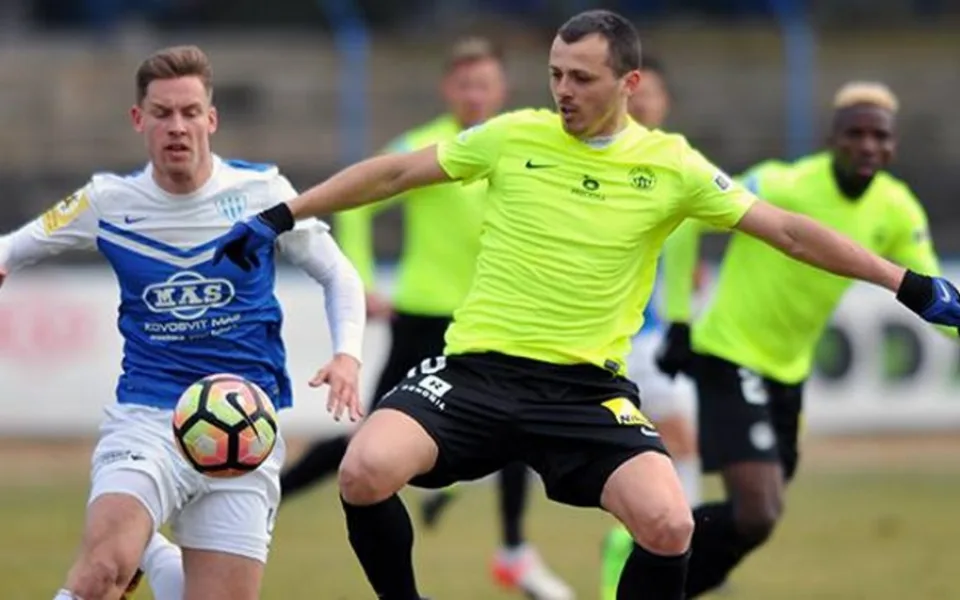 Miloš Bosančić se trefil z penalty.