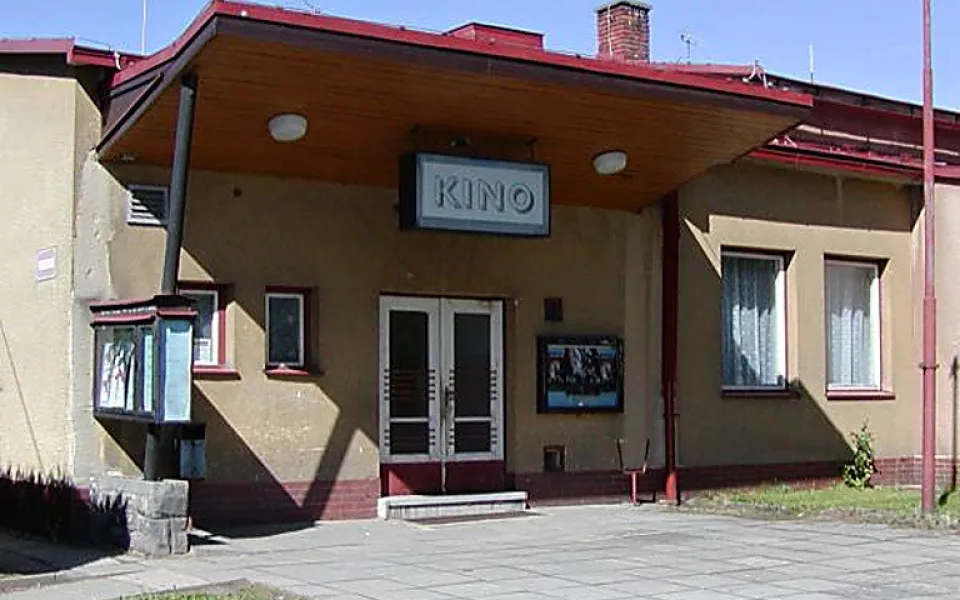 Kino v Lomnici.