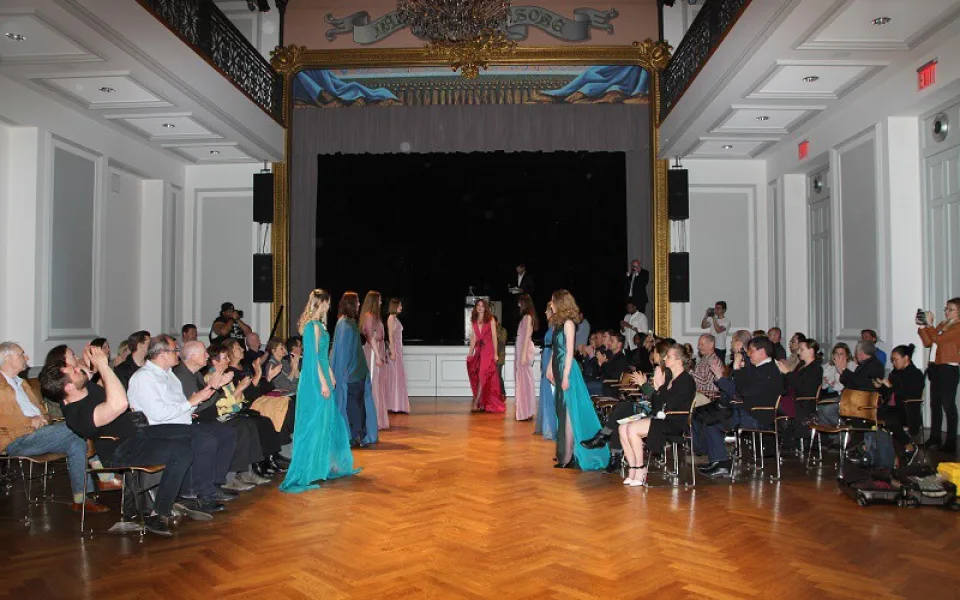 Studentky oboru Fashion design z libereckých Kateřinek předvedli svou tvorbu v New Yorku
