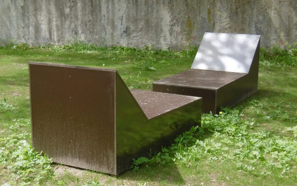 Dvě lenošky v Komenského ulici.