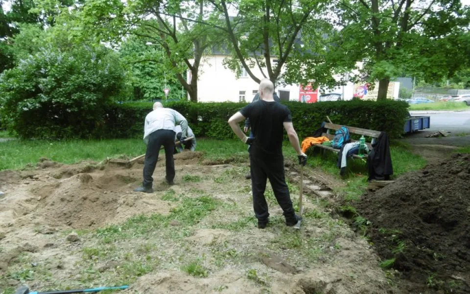 Odsouzení pomáhají udržovat veřejná prostranství.