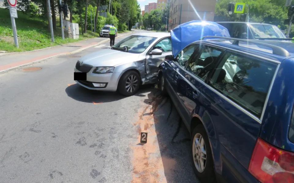 Srážka dvou aut.
