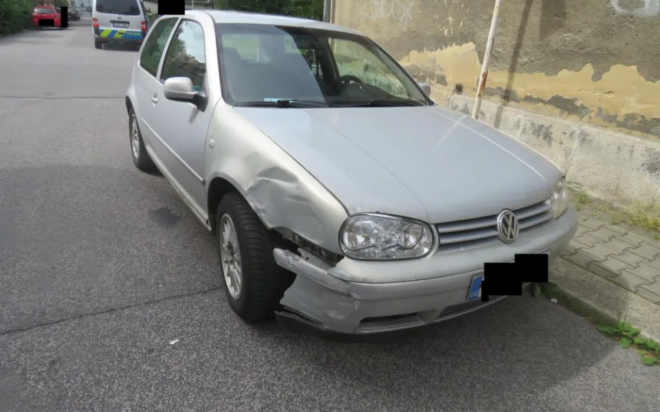 Auto se samo rozjelo.