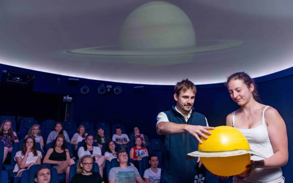 Planetárium v iQLANDII.