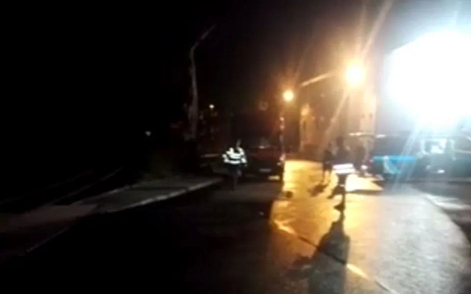 Místo nehody krátce po desáté hodině večerní.