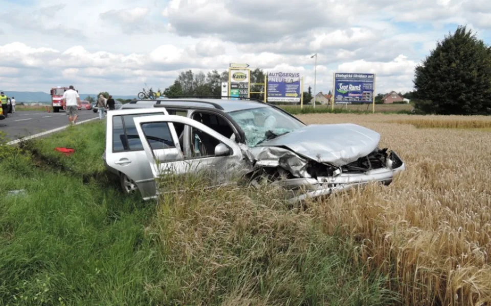 Jedno z aut po nehodě.