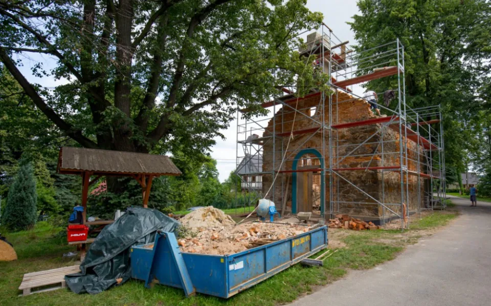 Kaplička na Uhelné prochází obnovou.