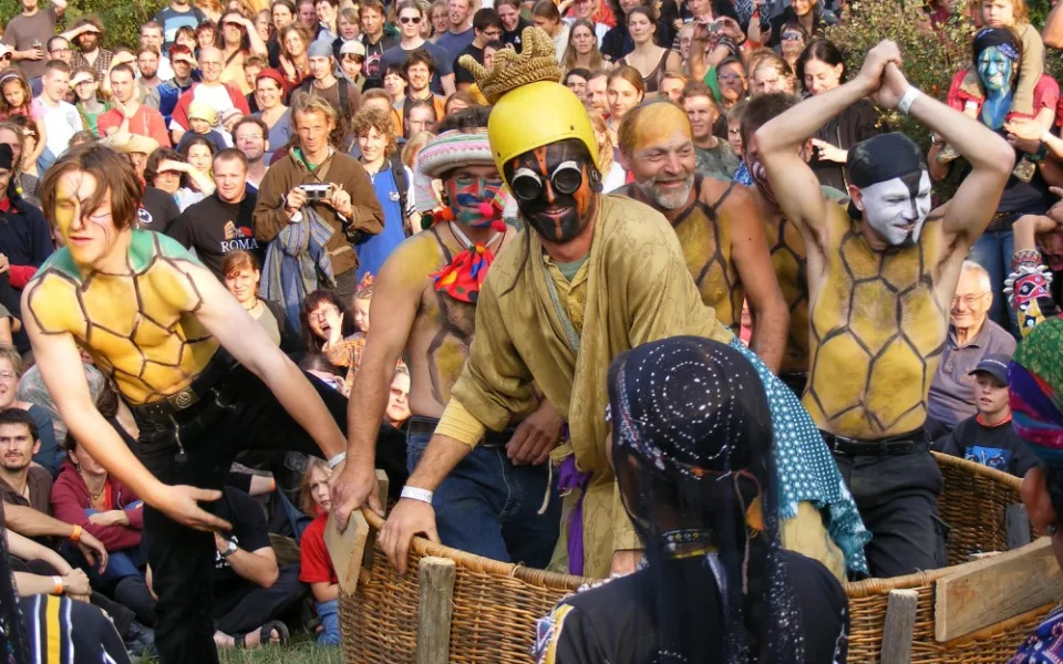 Folklorum.