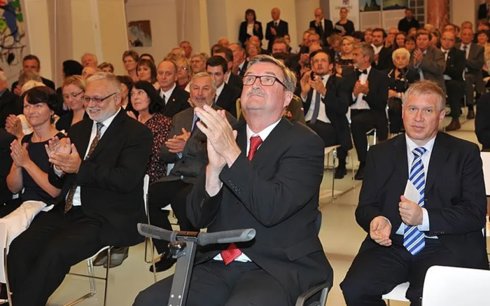 Richard Lukáš (uprostřed)